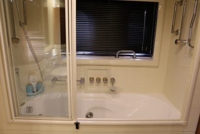 M/Y SIMONA - bathtub