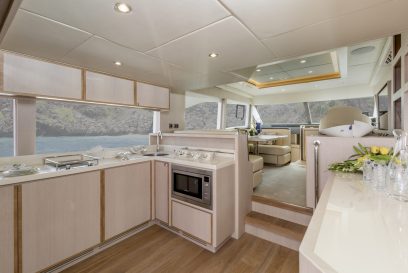 NOMAD 55 FLY - Galley