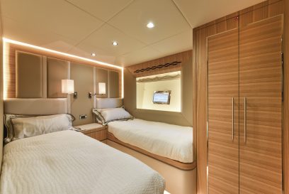 NOMAD 65 FLY - Twin guest cabin