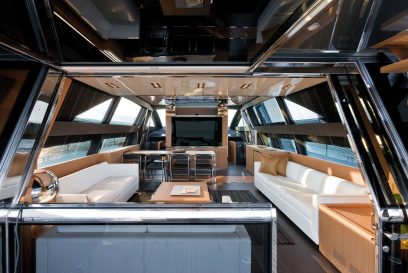 riva-86-domino- Main saloon